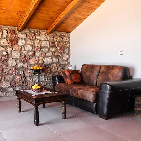 Petronas Land House 2 木屋 *