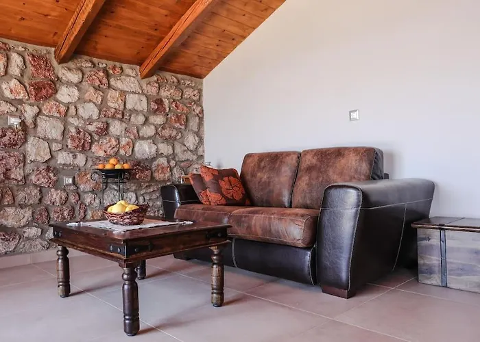 Petronas Land House 2 Horská chata Archangelos (Rhodes)