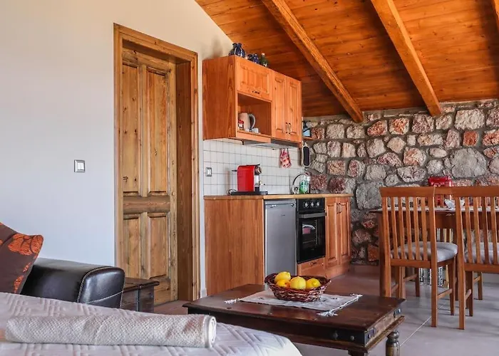 Petronas Land House 2 Horská chata Archangelos (Rhodes)