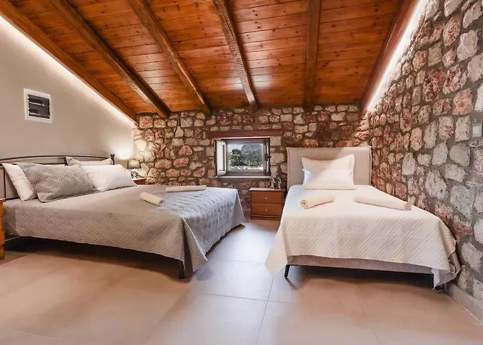 Petronas Land House 2 Chalet *