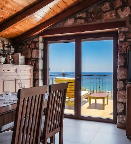 Chalet Petronas Land House 2 *