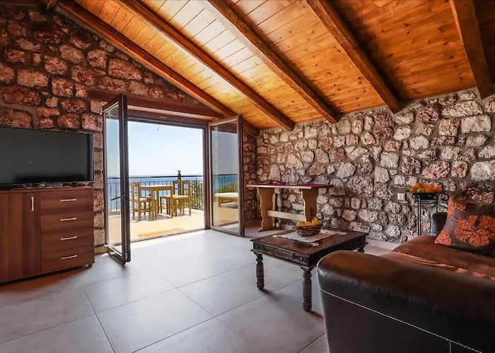 Petronas Land House 2 *